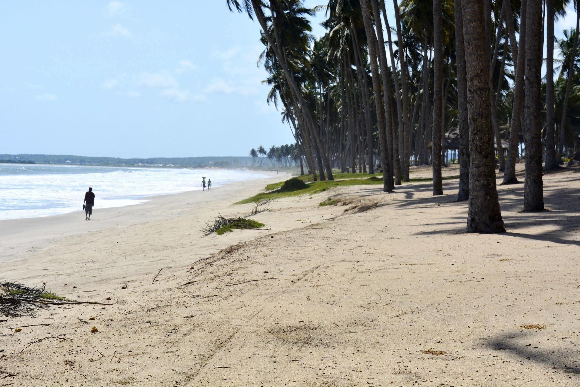 Blue Diamond Beach Resort Apam Exterior photo