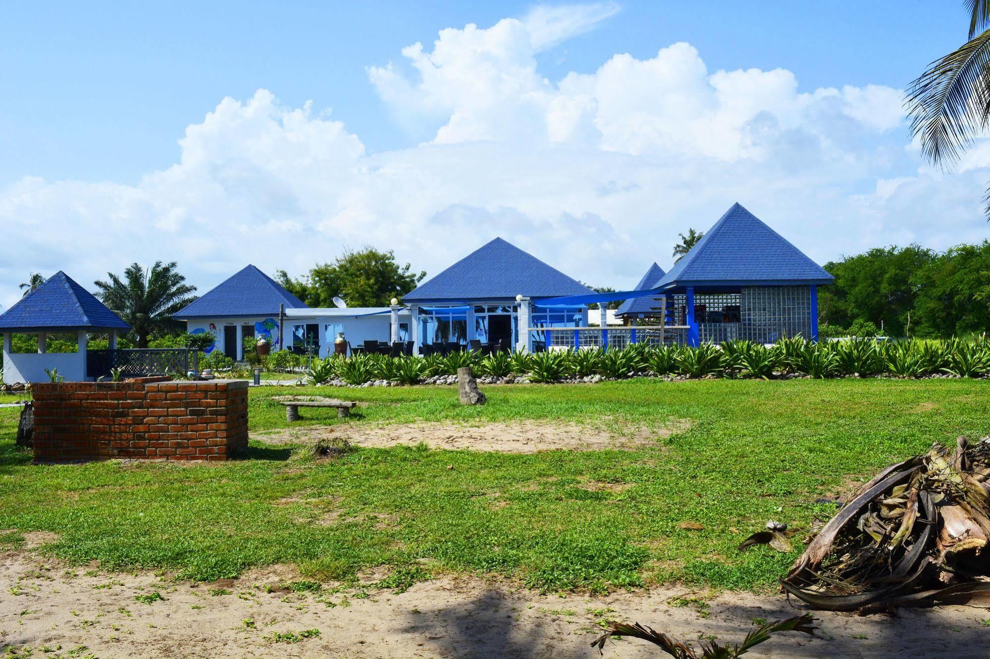 Blue Diamond Beach Resort Apam Exterior photo