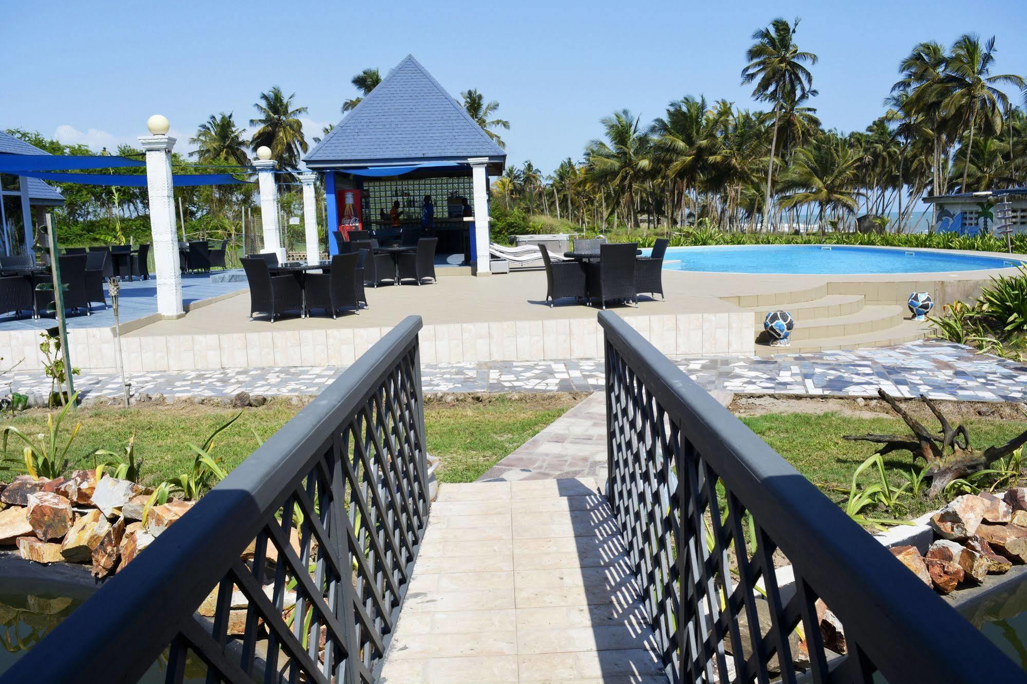 Blue Diamond Beach Resort Apam Exterior photo